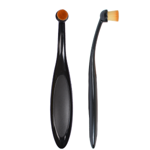 Royal Nails Brushes: Oval flat brush for Eyeliner